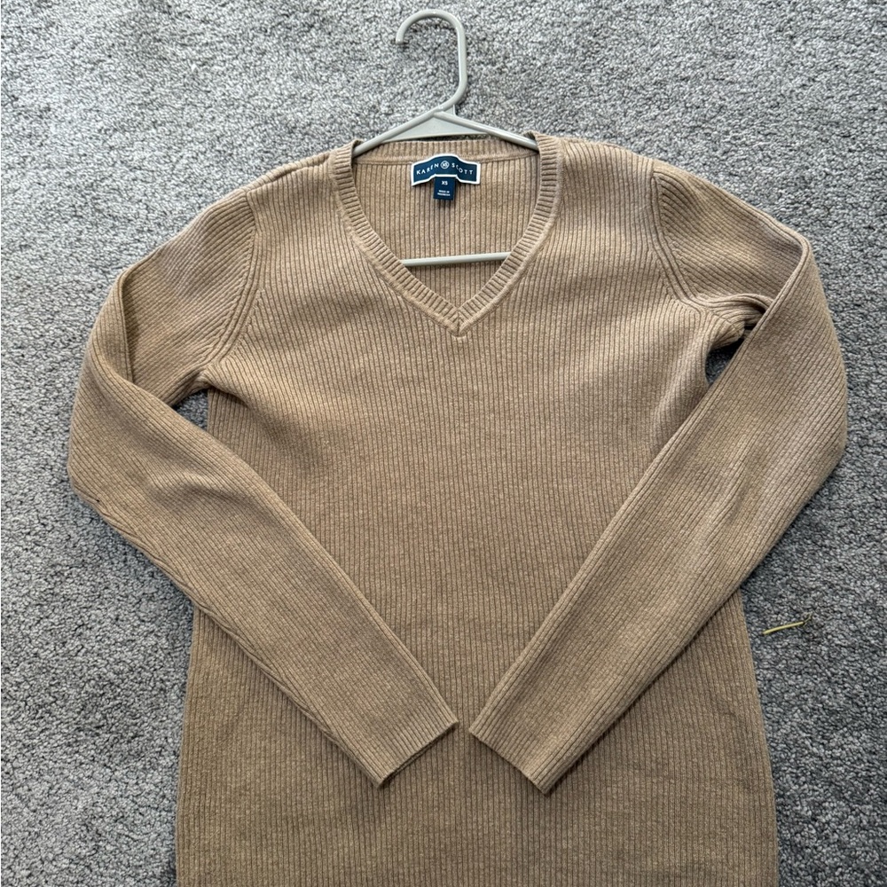 Karen Scott Women's V-Neck Tan Sweater